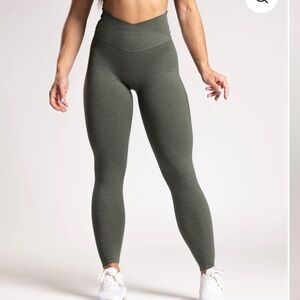 Women's P’tula Bare Form Leggings 23” in “Ivy”